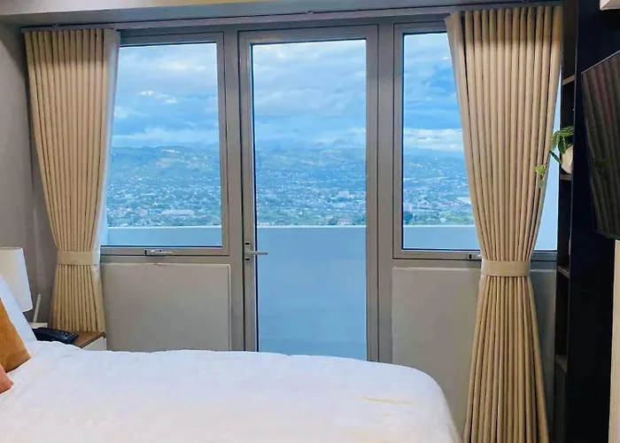 Aparthotel Serene Luxury Quezon By Jorel 4*